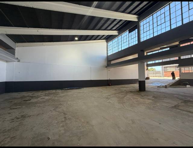 480M² WAREHOUSE TO LET IN EASTLEIGH